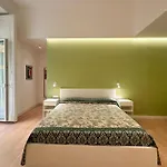 Tom Apartments